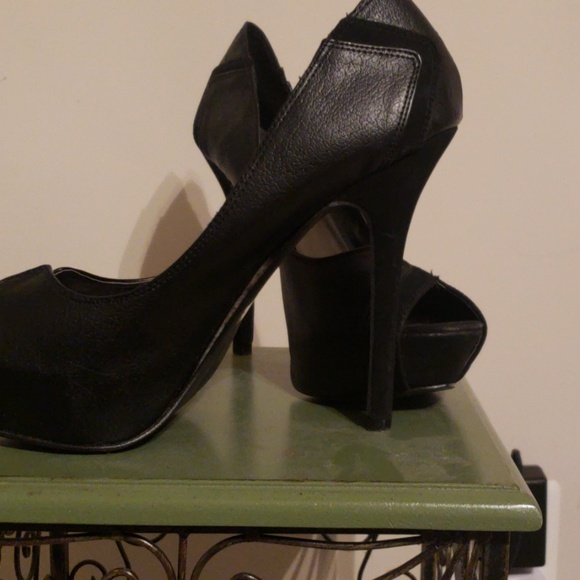 Ladies shoes - Picture 2 of 3
